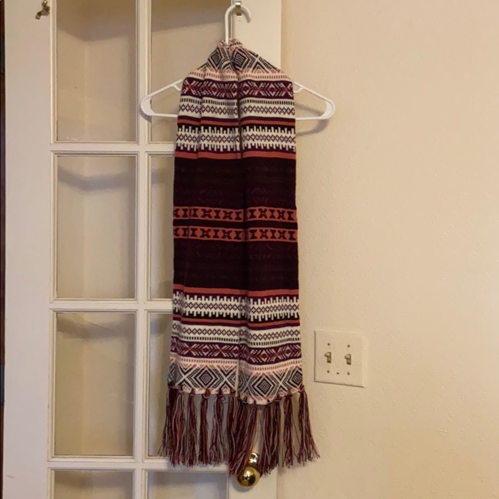 Maurice’s scarf